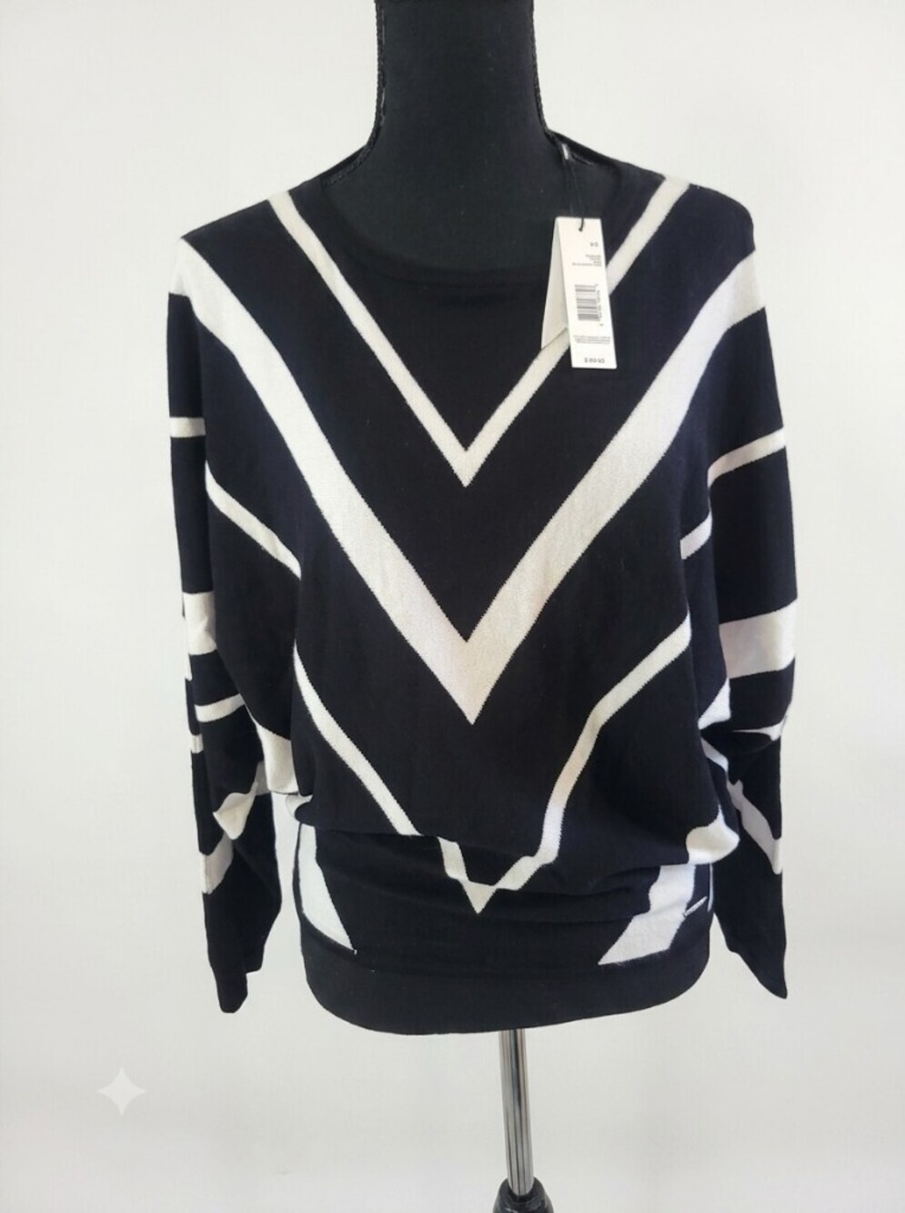 Tahari Black & White Star Knit Pullover